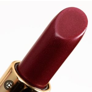 Estee Lauder Pure Color Long Lasting Lipstick in Hot kiss.